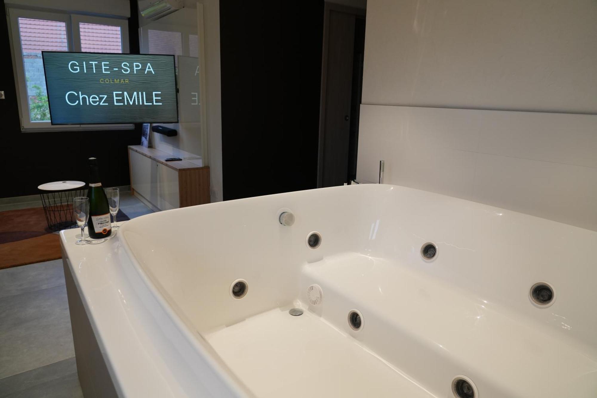 Gite Spa L'Atelier Emile - Spa Privatif - 5 Min Colmar Sainte-Croix-en-Plaine 외부 사진