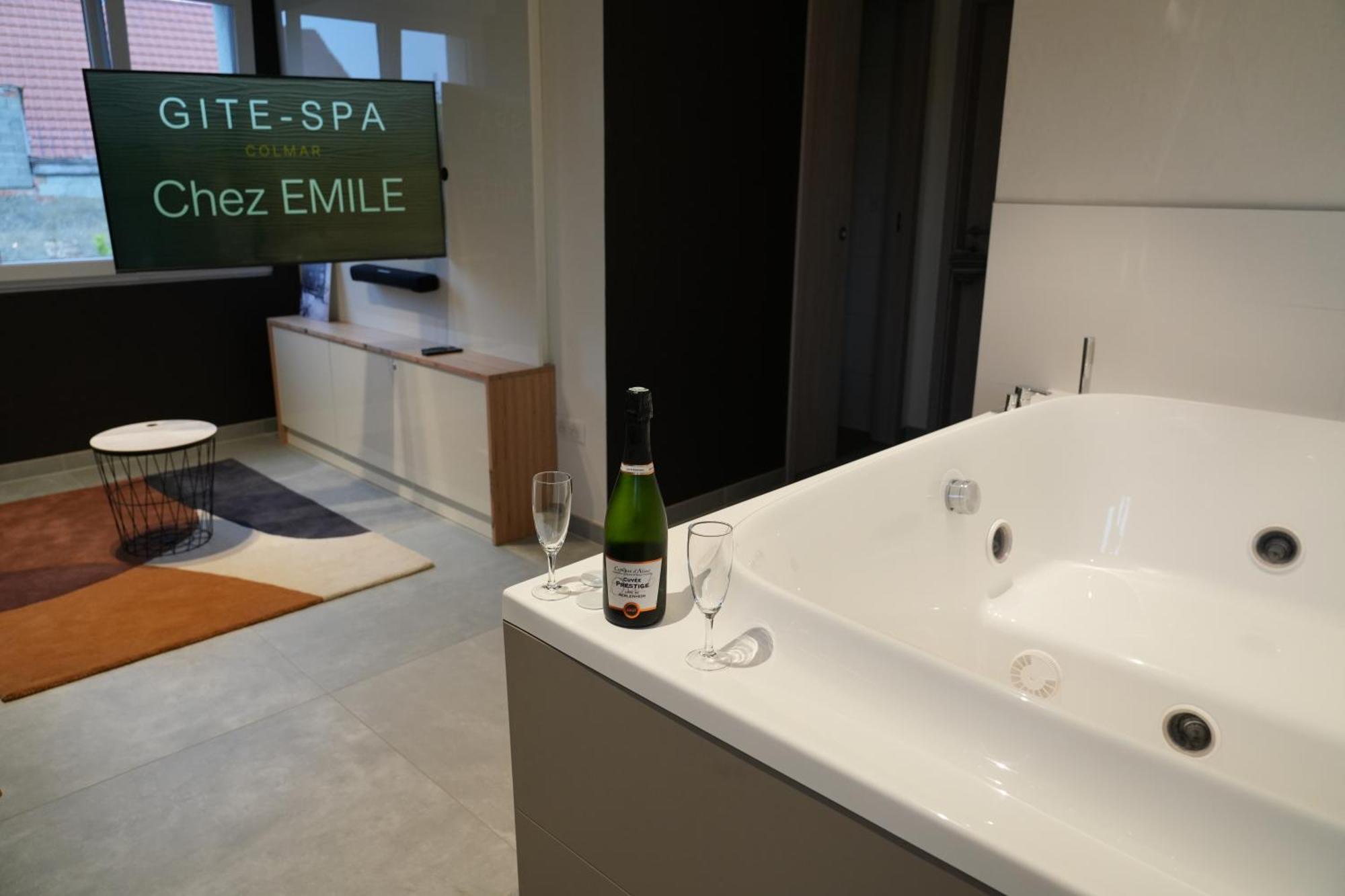 Gite Spa L'Atelier Emile - Spa Privatif - 5 Min Colmar Sainte-Croix-en-Plaine 외부 사진