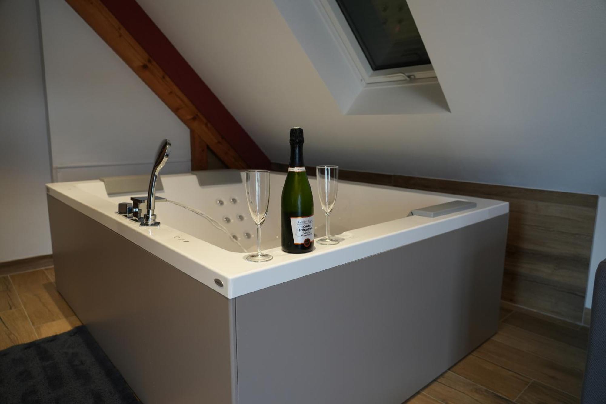 Gite Spa L'Atelier Emile - Spa Privatif - 5 Min Colmar Sainte-Croix-en-Plaine 외부 사진