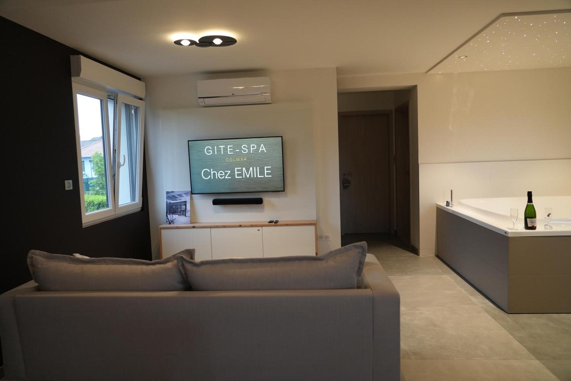 Gite Spa L'Atelier Emile - Spa Privatif - 5 Min Colmar Sainte-Croix-en-Plaine 객실 사진