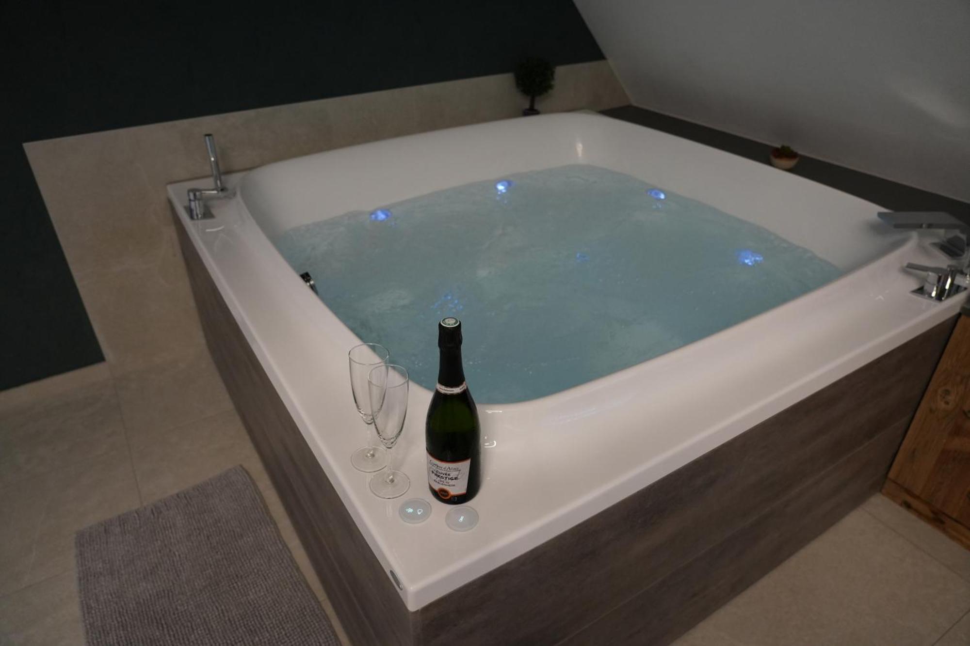 Gite Spa L'Atelier Emile - Spa Privatif - 5 Min Colmar Sainte-Croix-en-Plaine 객실 사진
